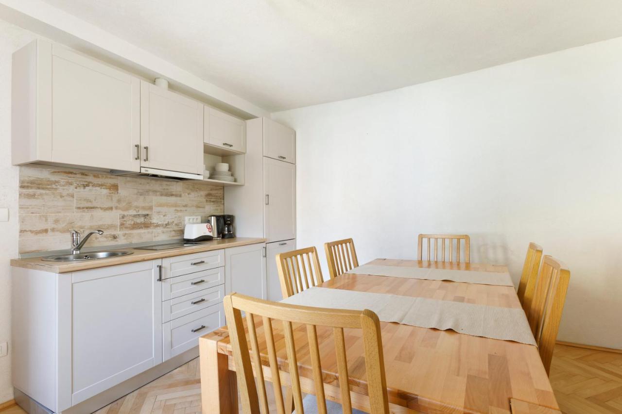 Aki Gray Apartment Braşov Dış mekan fotoğraf