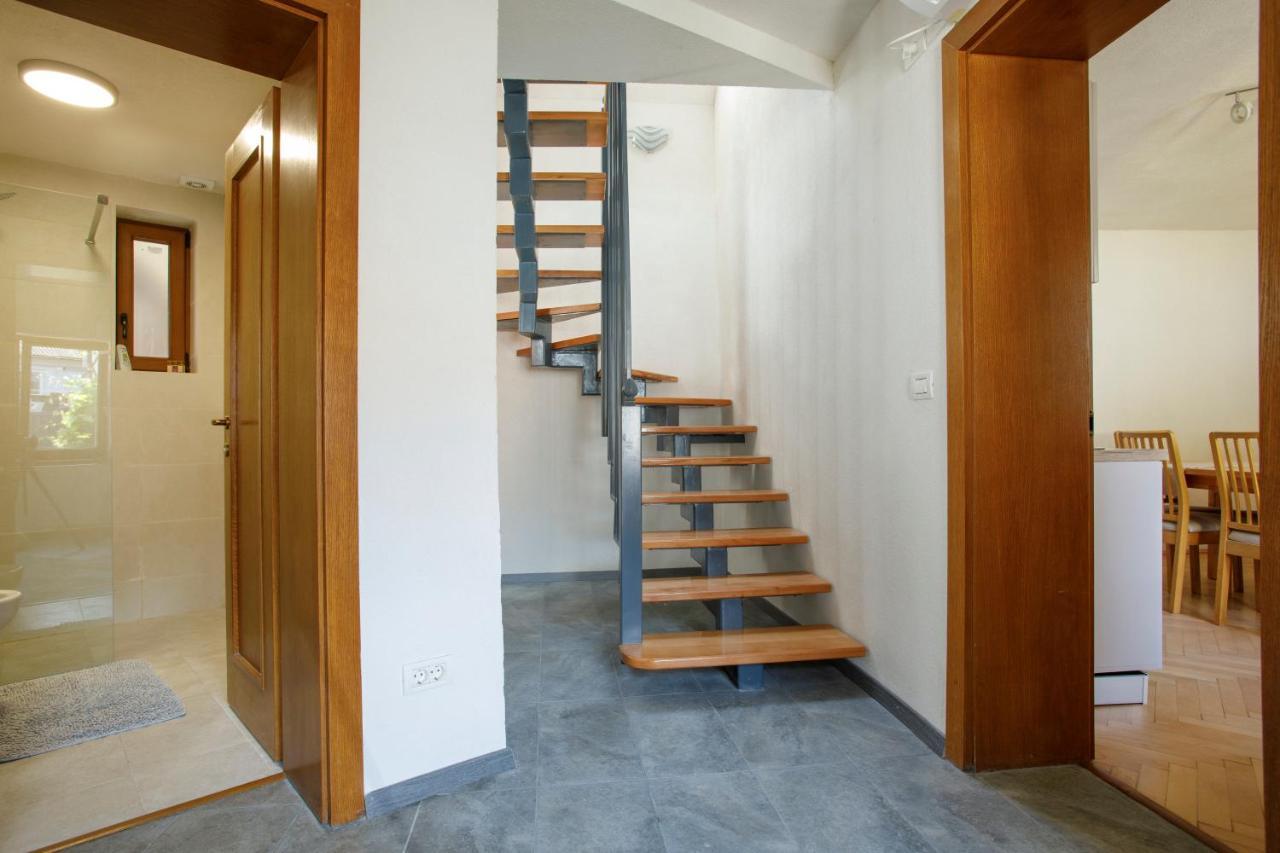 Aki Gray Apartment Braşov Dış mekan fotoğraf