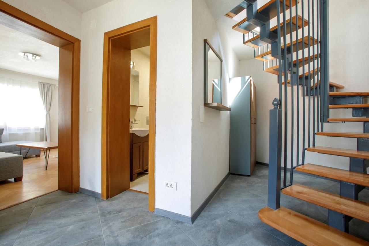 Aki Gray Apartment Braşov Dış mekan fotoğraf
