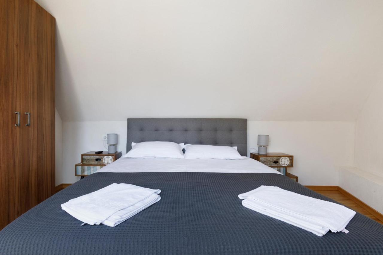 Aki Gray Apartment Braşov Dış mekan fotoğraf