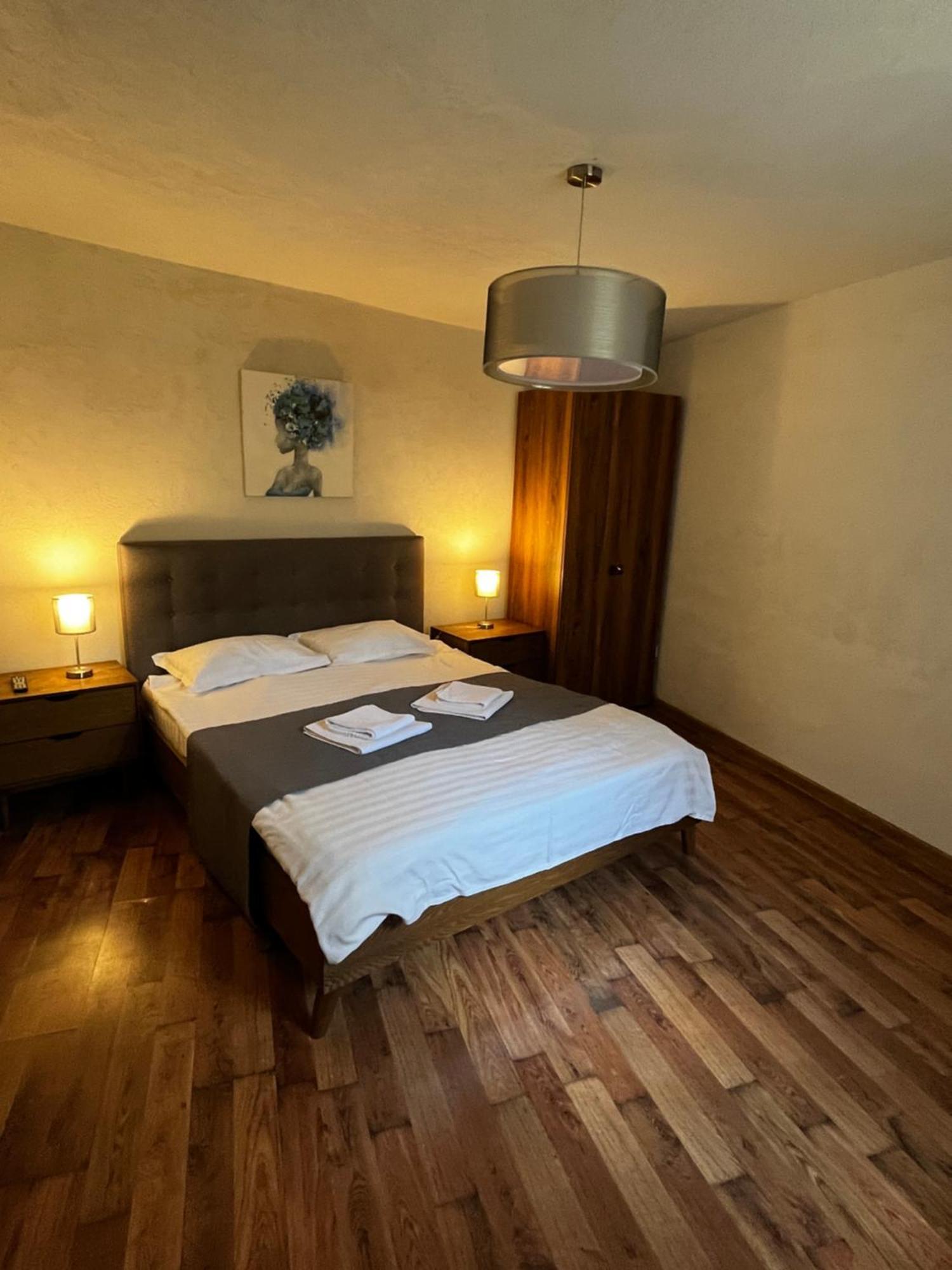 Aki Gray Apartment Braşov Dış mekan fotoğraf