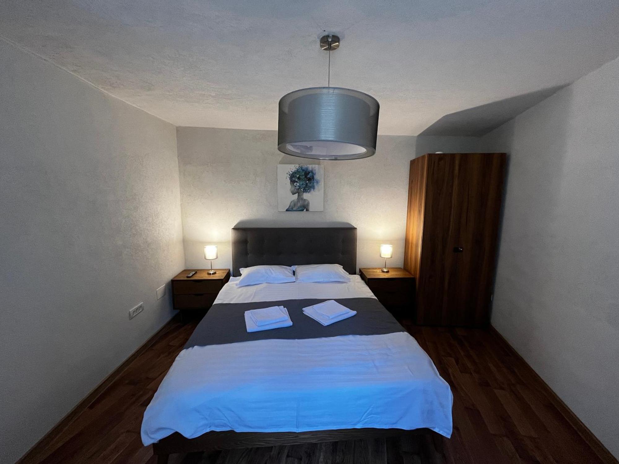Aki Gray Apartment Braşov Dış mekan fotoğraf